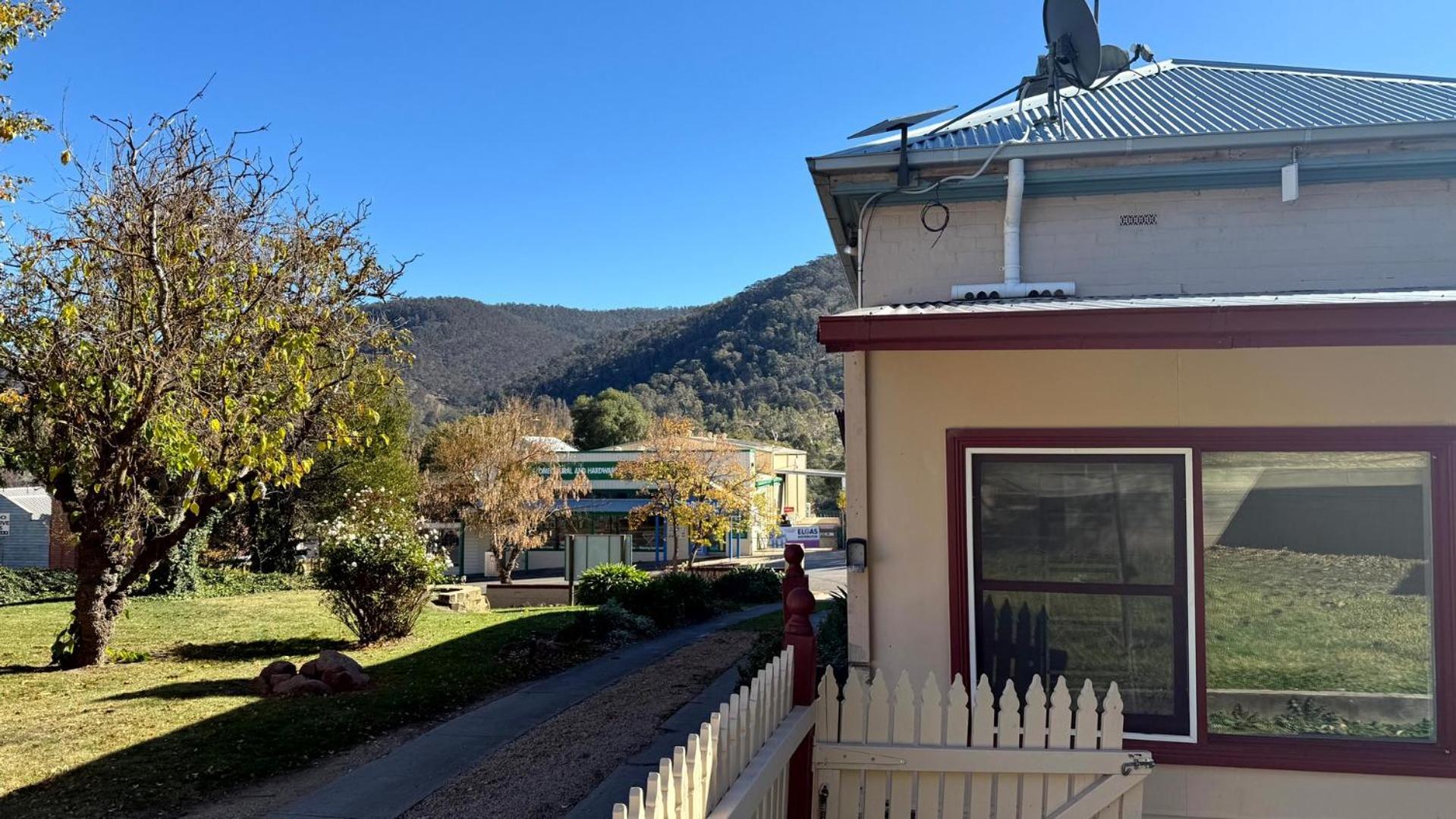 Colonial Bank Motel Omeo Εξωτερικό φωτογραφία